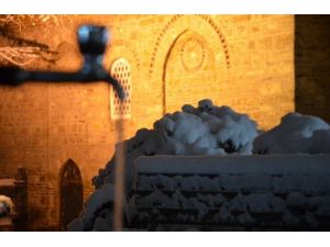 Bursa’da Kar Yağışı Kartpostallık Görüntüler Oluşturdu