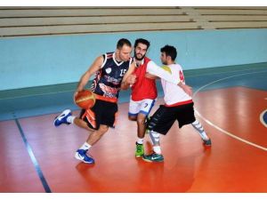 Üniversiteler Gençlik Ve Spor Kulübü Erzincan Gençlik Hazırlıklarına Başladı