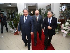 Başkan Büyükkılıç Erciyes Üniversitesi Rektörlüğü’ne Atanan Prof.dr. Muhammet Güven’i Ziyaret Etti