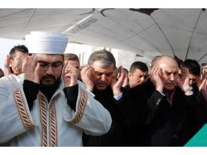 İş Adamı Remzi Gür’ün Babası Son Yolculuğuna Uğurlandı