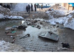 Operasyona Giden Polis Aracının Geçişi Sırasında Patlama