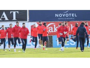 Trabzonspor Yeni Hocasıyla Beşiktaş Maçı Hazırlıklarına Başladı