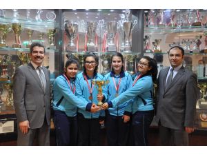 Karşıyaka Yamanlar Ortaokulu satrançta İzmir birincisi oldu