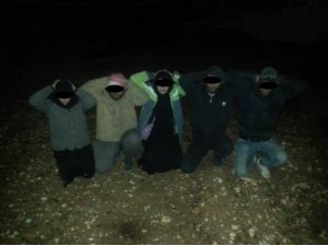 Türkiye'ye 14 çocukla geçmeye çalışan 10 IŞİD'li yakalandı