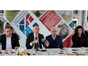 Hasan Kalyoncu Üniversitesi Rektörü Basınla Buluştu