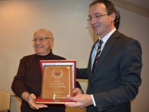 Antalya Barosu 2015 Yılı Uğur Mumcu Hukuk Özel Ödülü, Turgut Kazan'a verildi