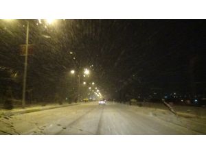 Elazığ'da kar yağışı etkili oluyor
