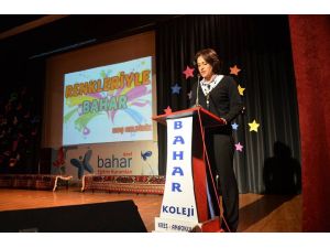 Simav Özel Bahar Ortaokulu'ndan 'Renkleriyle Bahar' gösterisi