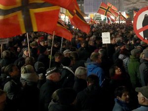 Almanya’da yabancı ve İslam karşıtı gösteri düzenlendi