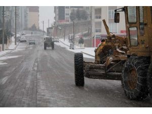 Edirne Belediyesi Ekipleri Tuzlama Çalışmalarını Sürdürüyor