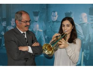 Emanet trompetle katıldığı uluslararası yarışmada 1. oldu