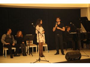 İpek ve Bilkent Üniversitesi öğrencileri konser verdi