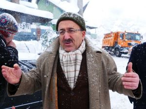 Başkan Gümrükçüoğlu Kar Mücadelesi Çalışmalarını Değerlendirdi