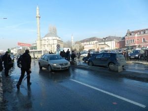 Kosova Meclisi Önünde Kornalı Eylem