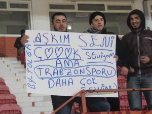 Trabzonspor’a Anlamlı Pankart