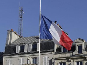 Fransa'dan İran'a yeni yaptırım talebi