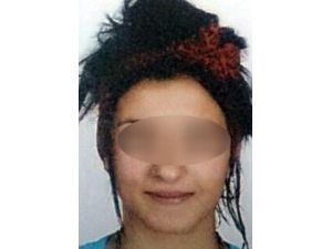 Genç Kız Sokak Ortasında Bıçaklandı