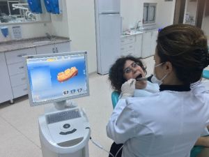 BEÜ Diş Hekimliği Fakültesi Dolgu Ve Protez Tedavilerinde Son Teknoloji İle Hastalara Hizmet Veriyor