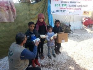 Trabzon’dan Gönderilen Yardım Malzemeleri Bayırbucak Türkmenleri’ne Dağıtıldı