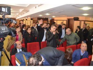 Barolar Birliği Başkanı Feyzioğlu’na alkışlı protesto
