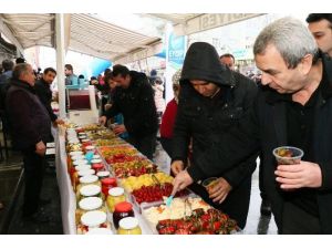 Eyüp’te Düzenlenen Turşu Festivali, Renkli Görüntüler Oluşturdu