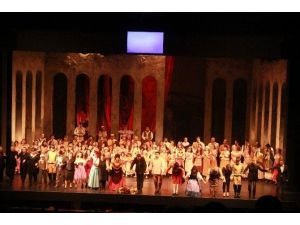 ’Carmen’ Operasının Prömiyeri Kapalı Gişe Oynadı