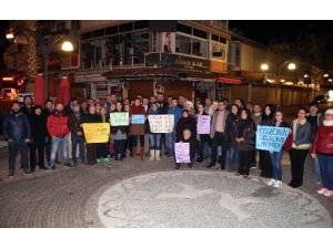 CHP’li Gençler, Bağdat Caddesi’ndeki Tecavüz Olayını Protesto Etti
