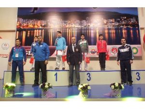 Kağıtsporlu Karateciler, Üç Türkiye Derecesi Kazandı