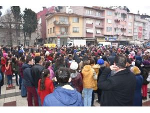 Dursunbey Belediyesi Takdirlik Öğrencileri Ödüllendirdi