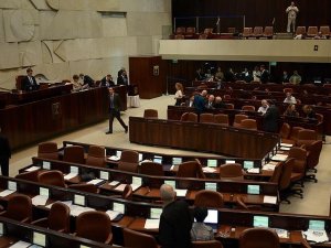 İsrail'de tartışmalı 'üst arama' yasası onaylandı