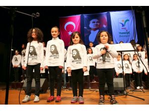 Çocuklar Barış Manço'yu şarkılarıyla andı