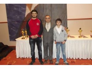 Yeşilyurt Görme Engelli Satranç Takımı, Antalya’dan Başarılarla Döndü