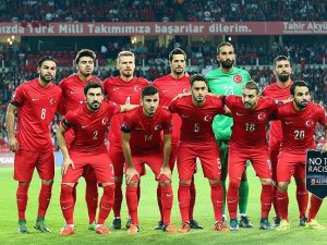 Türkiye FIFA dünya sıralamasında ilk 20'de
