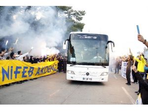 Fenerbahçe’ye Coşkulu Karşılama