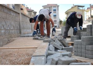Karaman Belediyesi Yarım Kalan Kaldırımları Yapıyor
