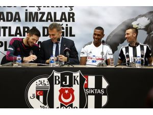 Beşiktaş'ın yeni transferleri için imza töreni yapıldı