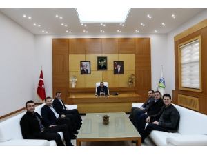 Başkan Zeki Toçoğlu AK Parti İl Gençlik Kollarını Ağırladı