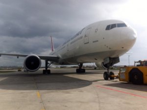 Kuşa çarpan THY uçağı İstanbul'a geri döndü