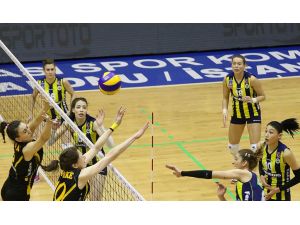 Fenerbahçe Grundig: 3 - Vakıfbank: 2