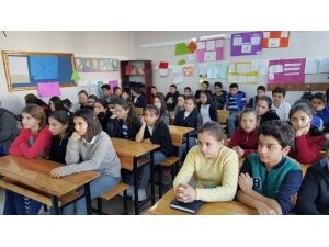 Lapseki’de 2 Bin 833 Öğrenci Ders Başı Yaptı