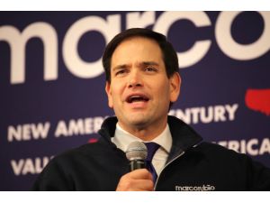 Marco Rubio New Hampshire'da seçmenleriyle buluştu