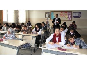 Van’da 333 Bin Öğrenci Ders Başı Yaptı