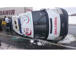 Pasinler’de Ambulans Kaza Yaptı: 3 Yaralı