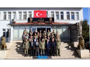 Çukurcalı Vatandaşlardan Mehmetçiğe Ziyaret