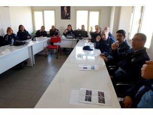 Seyhan Belediyesi zabıta ekiplerine ‘işaret dili’ eğitimi