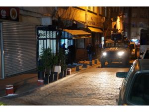 Beyoğlu’nda dernek lokaline ses bombası atıldı