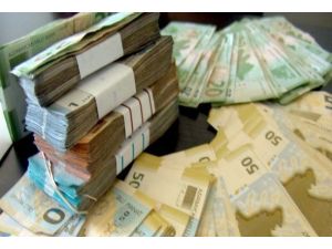 Azerbaycan'da dolar güne 1,5702 manattan başladı