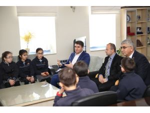 Özel Ufuk Koleji öğrencileri Başkan Tosun'u ziyaret etti