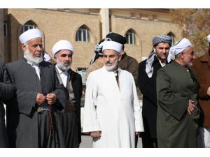 Erbil'de maaşları yarıya düşürülen kamu çalışanlarına imamlardan destek