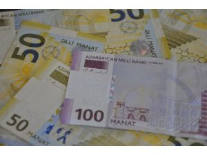 Azerbaycan'da dolar güne 1,5659 manattan başladı